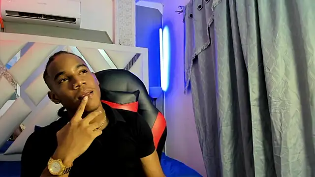 Snapshot of axel_silva4 chatting on 5, 5, 2026 axel silva4 online show from 5, 5, 2026