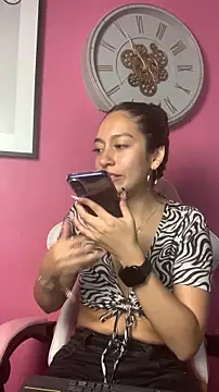 Snapshot of DulceLatinaxo chatting on 1, 7, 2026 DulceLatinaxo online show from 1, 7, 2026