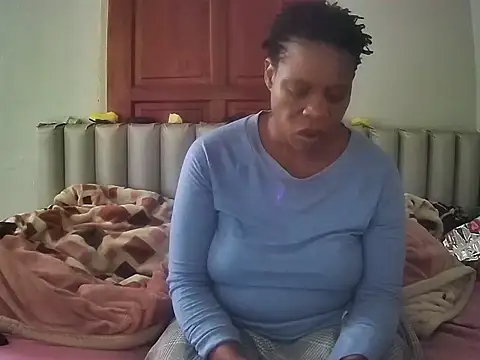 Snapshot of JoyceQueen7 chatting on 8, 4, 2026 JoyceQueen7 online show from 8, 4, 2026