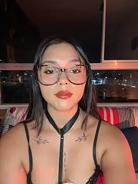 Pocajontas25 online show from 13, 4, 2026