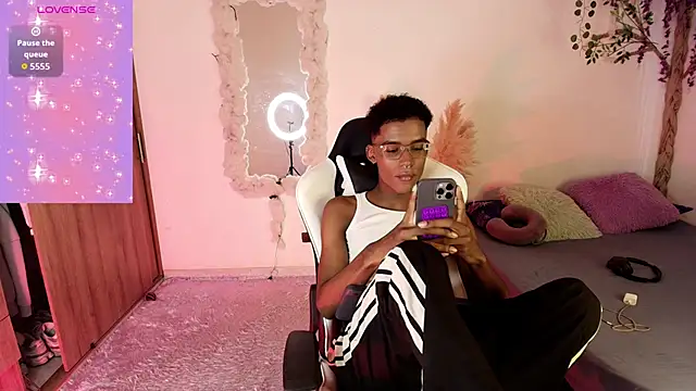 Snapshot of IamAndrey chatting on 7, 5, 2026 IamAndrey online show from 7, 5, 2026