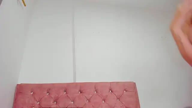Snapshot of valery_adams_13 chatting on 25, 6, 2026 valery adams 13 online show from 25, 6, 2026