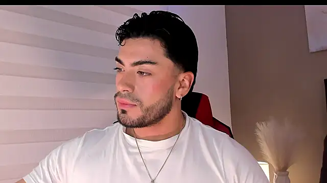 Snapshot of Alexander_Diazz chatting on 16, 4, 2026 Alexander Diazz online show from 16, 4, 2026