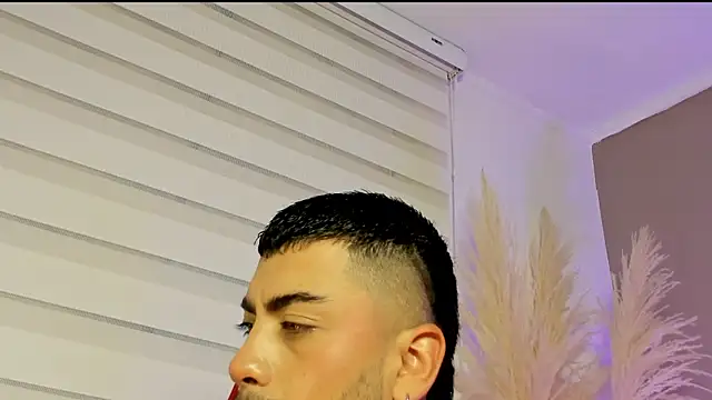 Snapshot of Alexander_Diazz chatting on 13, 5, 2026 Alexander Diazz online show from 13, 5, 2026
