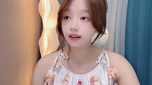 Lilababy00 online show from 16, 6, 2026