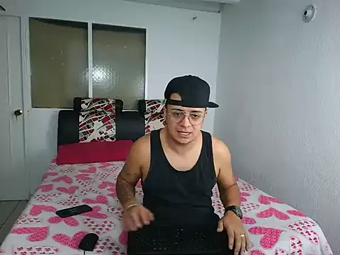 max and lilu2 online show from 11, 4, 2026