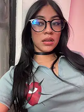 Snapshot of Kattze_ chatting on 7, 5, 2026 Kattze online show from 7, 5, 2026