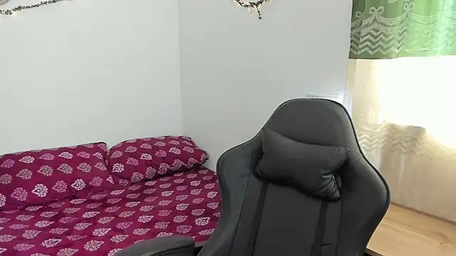 Snapshot of _iamrousie_ chatting on 17, 4, 2026 iamrousie online show from 17, 4, 2026