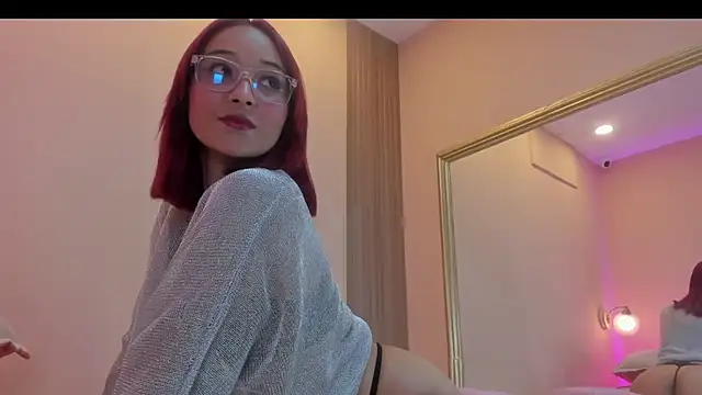 MiaFoxxx5 online show from 11, 4, 2026