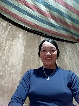 Snapshot of vanlucky2 chatting on 6, 5, 2026 vanlucky2 online show from 6, 5, 2026