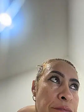 Natigoonzalez online show from 15, 5, 2026