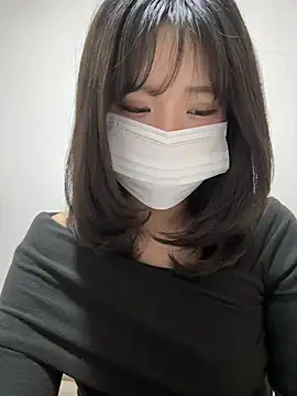 Snapshot of aina_ch_ chatting on 8, 4, 2026 aina ch online show from 8, 4, 2026