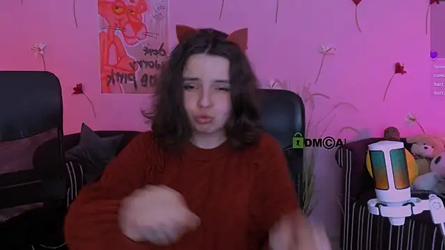 mia mooon  online show from 12, 4, 2026