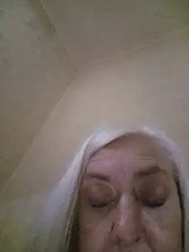 Snapshot of Julia20X chatting on 4, 7, 2026 Julia20X online show from 4, 7, 2026