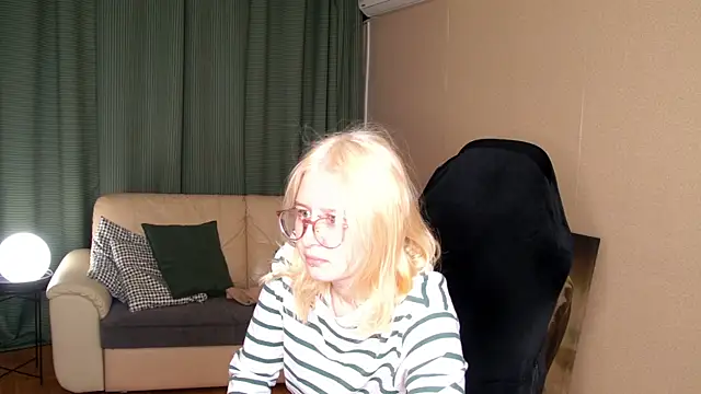 Lily Spark  online show from 29, 5, 2026