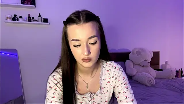 SophieLaine online show from 17, 6, 2026