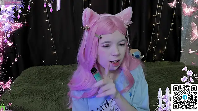 MisaRisaChan online show from 13, 4, 2026