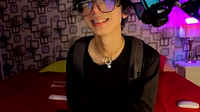 Twink Sebas7 online show from 15, 5, 2026