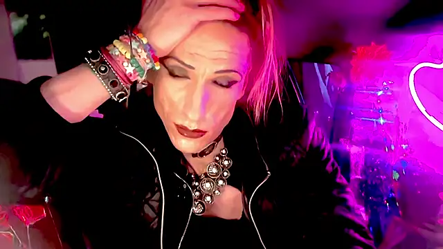 TgirlBrat online show from 5, 6, 2026
