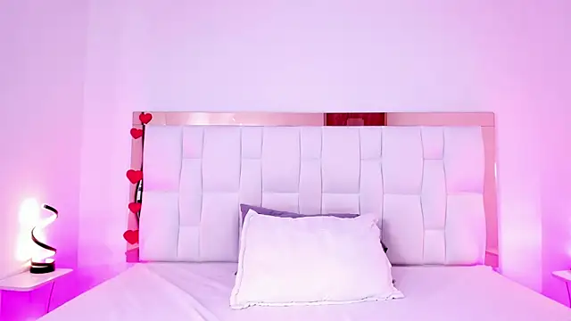 Madeline curvy online show from 11, 4, 2026