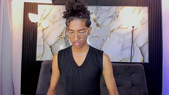 triiangel latinboy online show from 7, 6, 2026