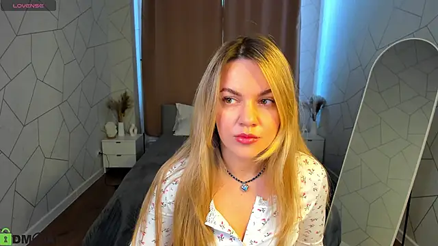 Jennifer Perezz online show from 23, 4, 2026