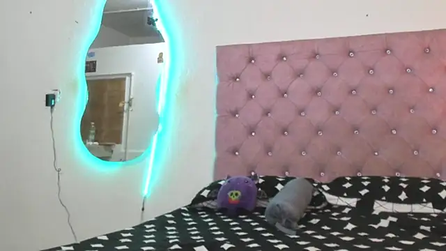laurenlaine online show from 23, 5, 2026
