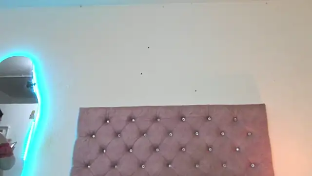 laurenlaine online show from 17, 6, 2026