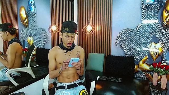 Snapshot of Skinny_cute_Alyer chatting on 8, 7, 2026 Skinny cute Alyer online show from 8, 7, 2026