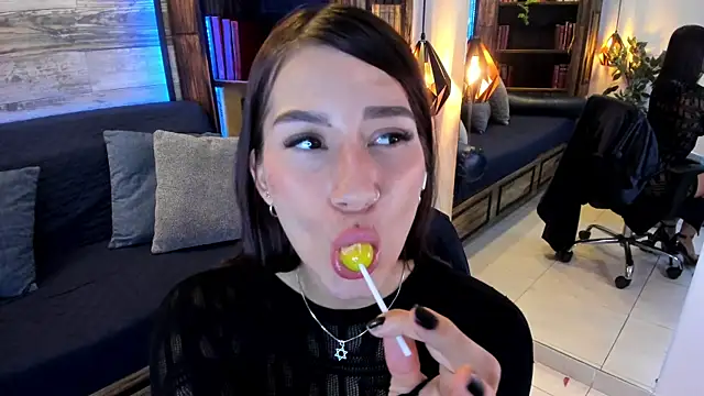 YamelBloom online show from 17, 4, 2026