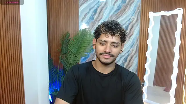 Snapshot of milo_tay chatting on 11, 4, 2026 milo tay online show from 11, 4, 2026