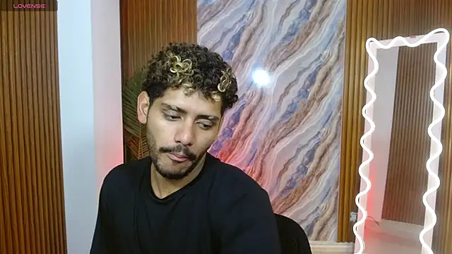 Snapshot of milo_tay chatting on 12, 4, 2026 milo tay online show from 12, 4, 2026