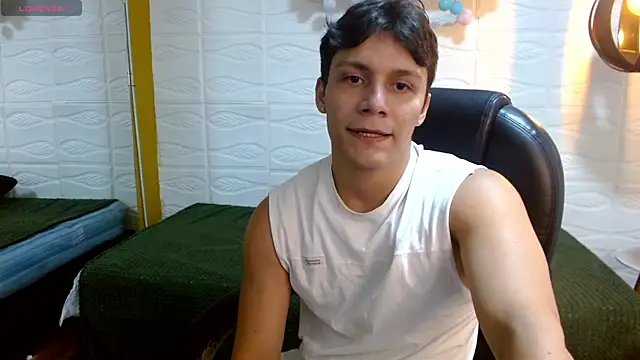 Snapshot of Zayn_clausen chatting on 12, 5, 2026 Zayn clausen online show from 12, 5, 2026
