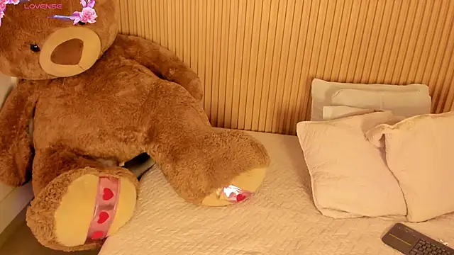 SamanthaBloom online show from 11, 4, 2026