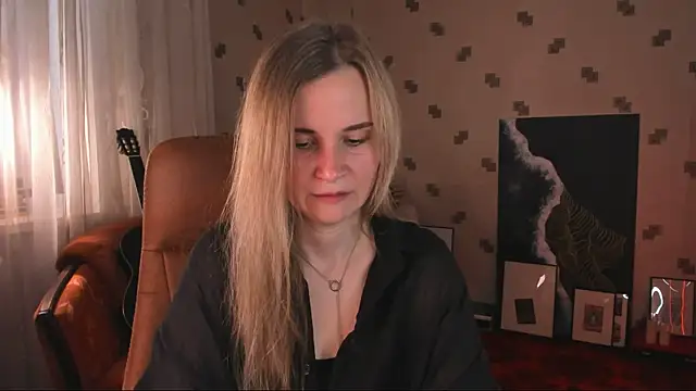 Snapshot of MiaSparkes chatting on 23, 6, 2026 MiaSparkes online show from 23, 6, 2026
