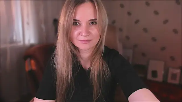 Snapshot of MiaSparkes chatting on 18, 7, 2026 MiaSparkes online show from 18, 7, 2026