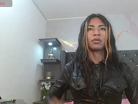 Naomisaenz01 online show from 30, 5, 2026