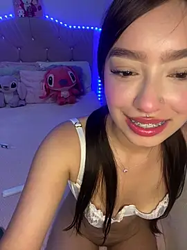 Miakittyyy online show from 28, 4, 2026