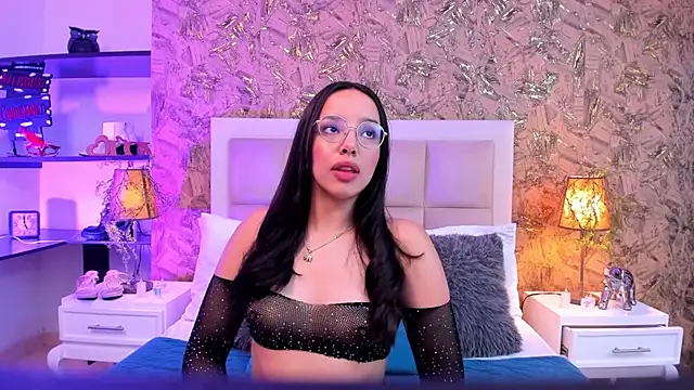 Snapshot of ValkyriaSteel chatting on 13, 4, 2026 ValkyriaSteel online show from 13, 4, 2026