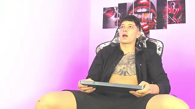 eithan boy  online show from 28, 6, 2026