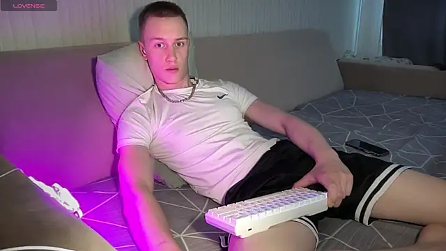 Travis Gracile online show from 5, 7, 2026