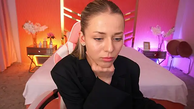 DoveLovee online show from 18, 5, 2026