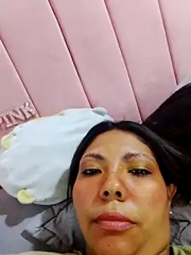 Snapshot of Izel_ chatting on 2, 5, 2026 Izel online show from 2, 5, 2026
