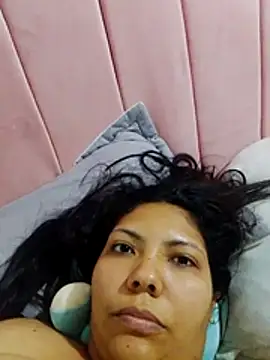 Snapshot of Izel_ chatting on 3, 5, 2026 Izel online show from 3, 5, 2026