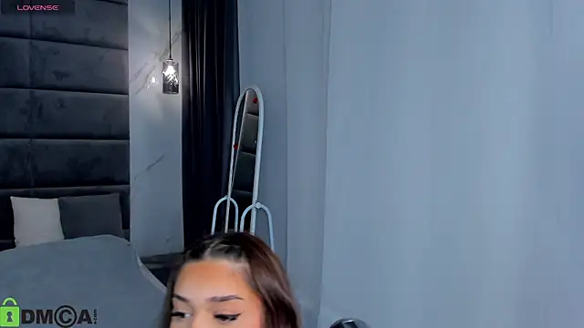 Aisha Tiffany online show from 13, 5, 2026