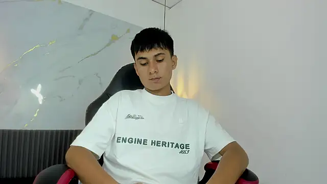 Snapshot of SantiagoCool chatting on 13, 4, 2026 SantiagoCool online show from 13, 4, 2026