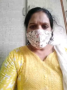 Snapshot of Monika_telugu_queen chatting on 19, 4, 2026 Monika telugu queen online show from 19, 4, 2026