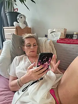 Snapshot of Blond_lady_czech chatting on 8, 7, 2026 Blond lady czech online show from 8, 7, 2026