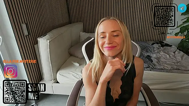 Snapshot of Ella_Mysterie chatting on 3, 5, 2026 Ella Mysterie online show from 3, 5, 2026