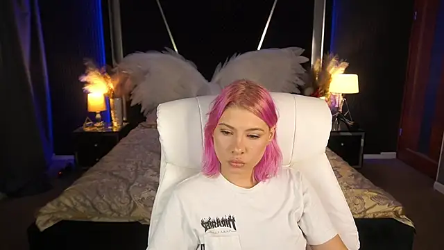 PinkyTrix online show from 14, 7, 2026